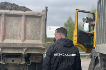 16 большегрузов, две точки и пять нарушений: итоги рейда Эконадзора во Всеволожском районе