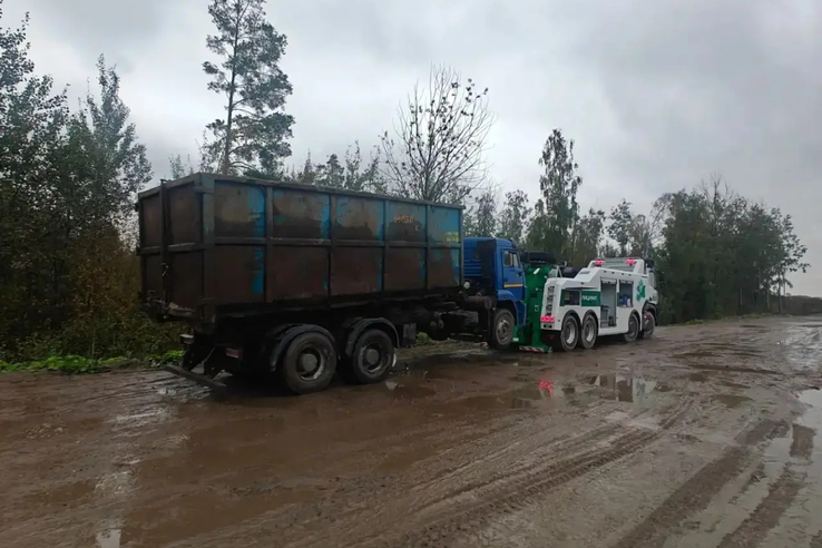 В Ломоносовском районе пресечена попытка завоза отходов на несанкционированную свалку.