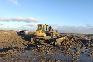 Госэконадзор пресекает очередную несанкционированную свалку вблизи Новосергиевки.