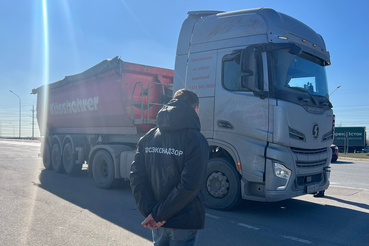 Две точки, два самосвала и ноль шансов у нарушителей!