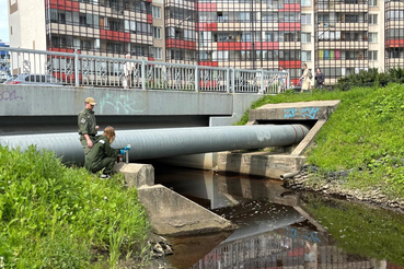 Пробы воды ручья без названия в Кудрово подлежат лабораторному анализу