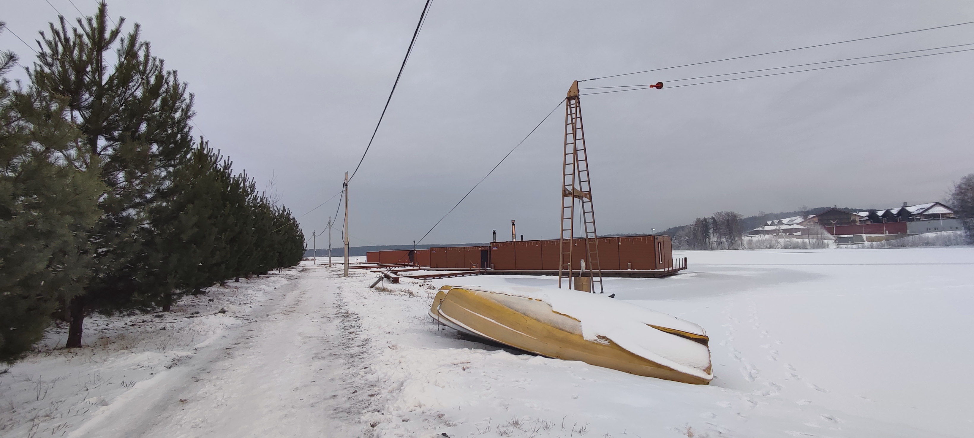 Суд постановил ликвидировать незаконный пляж и самовольную постройку на оз.  Курголовское